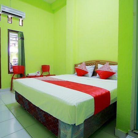 Oyo 2585 Sherren Guest House Lubuklinggau Esterno foto