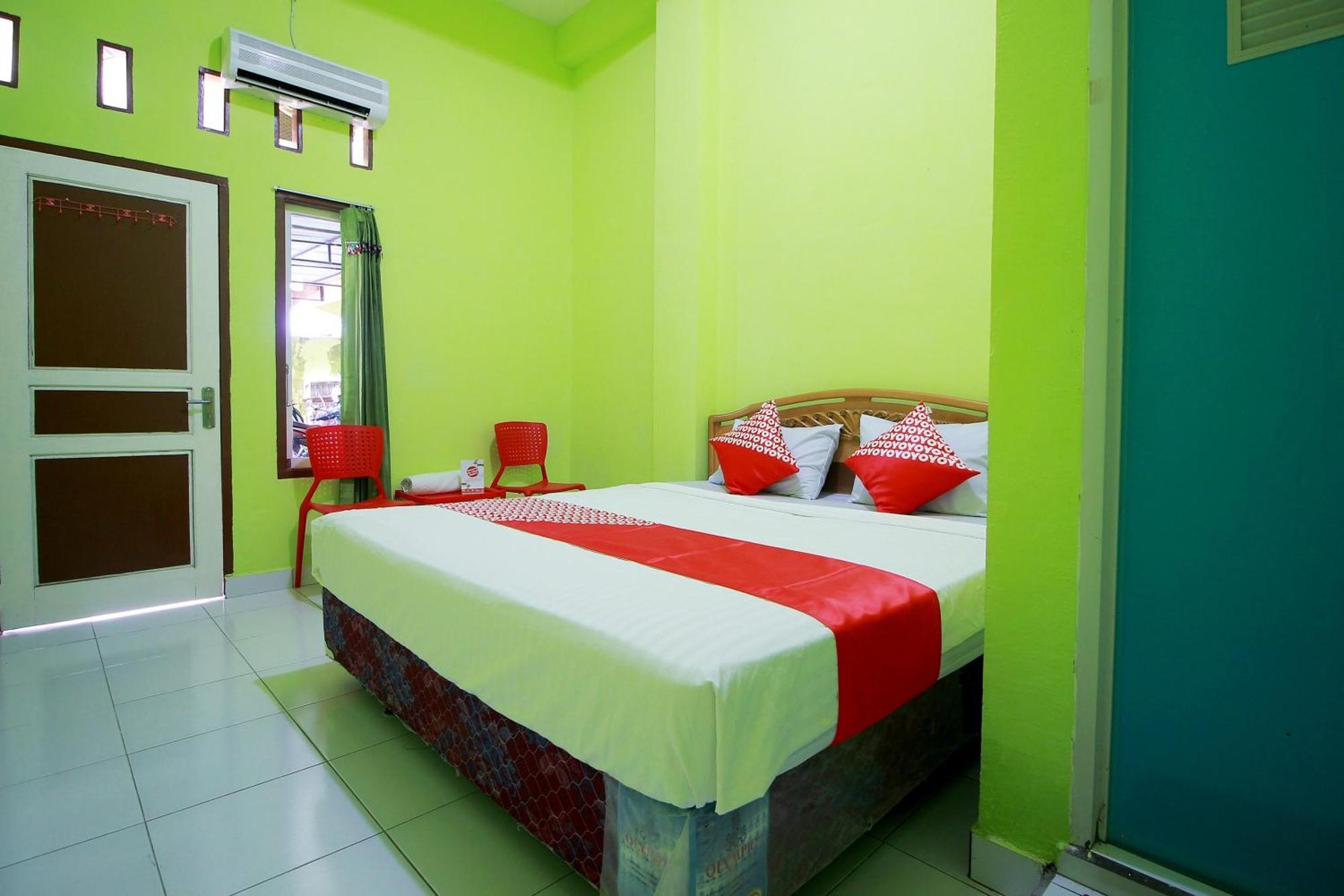 Oyo 2585 Sherren Guest House Lubuklinggau Esterno foto