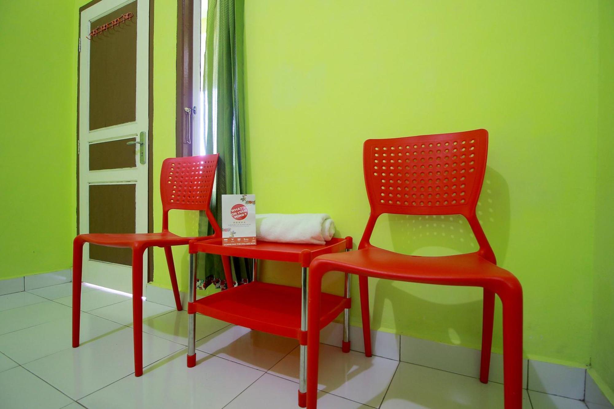 Oyo 2585 Sherren Guest House Lubuklinggau Esterno foto