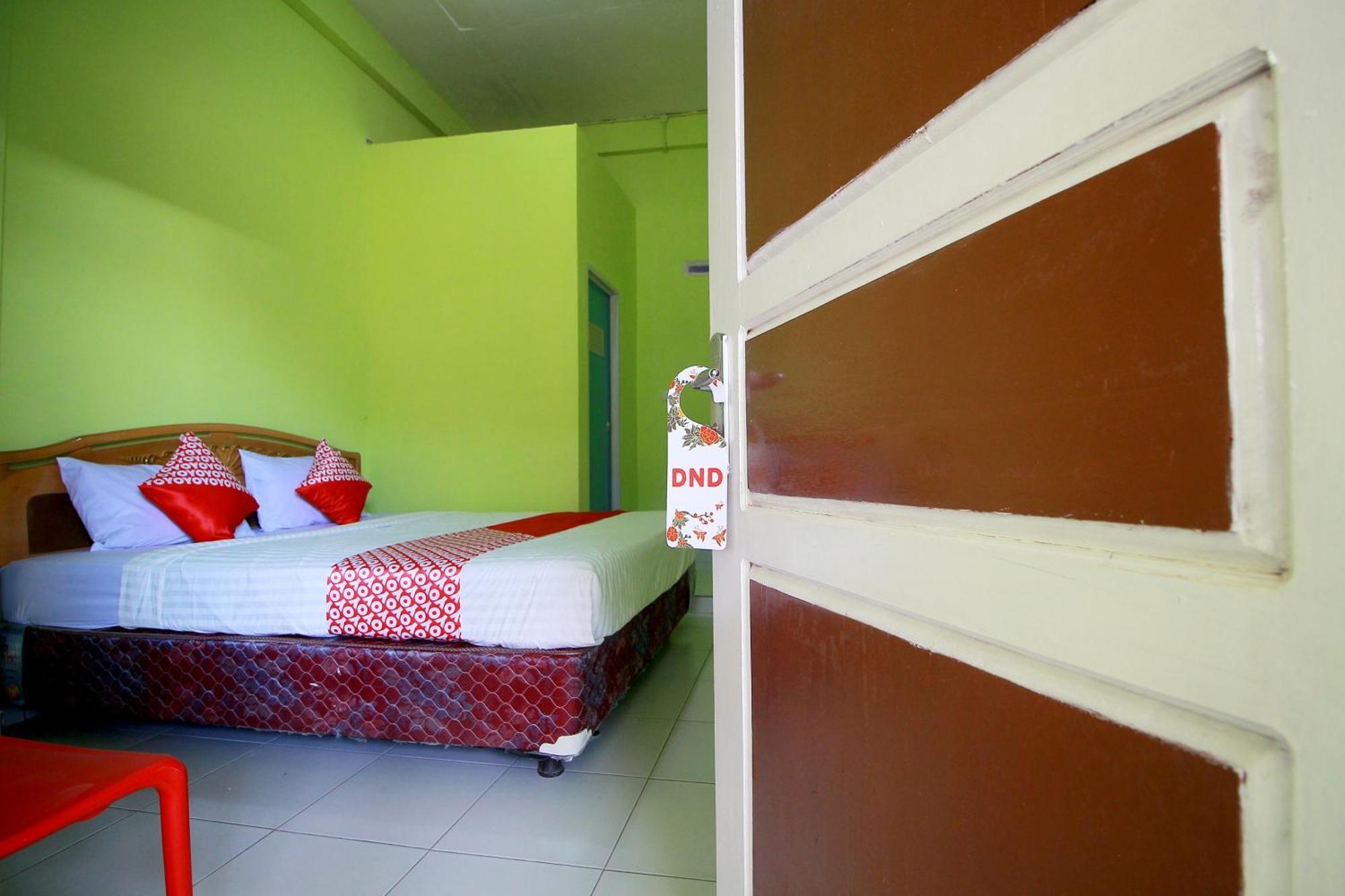 Oyo 2585 Sherren Guest House Lubuklinggau Esterno foto