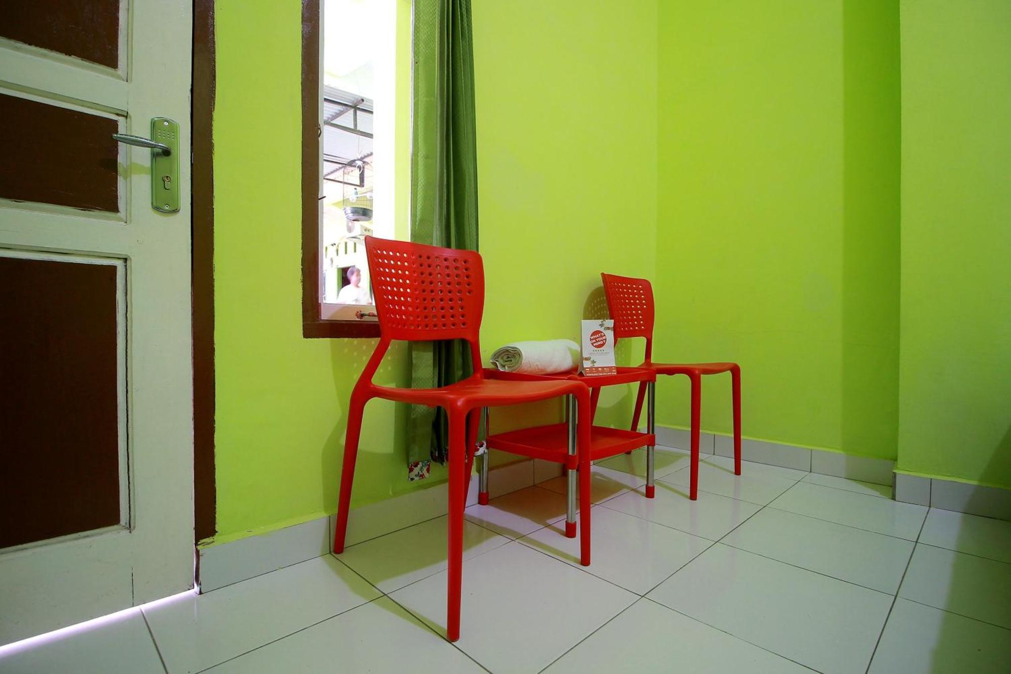 Oyo 2585 Sherren Guest House Lubuklinggau Esterno foto