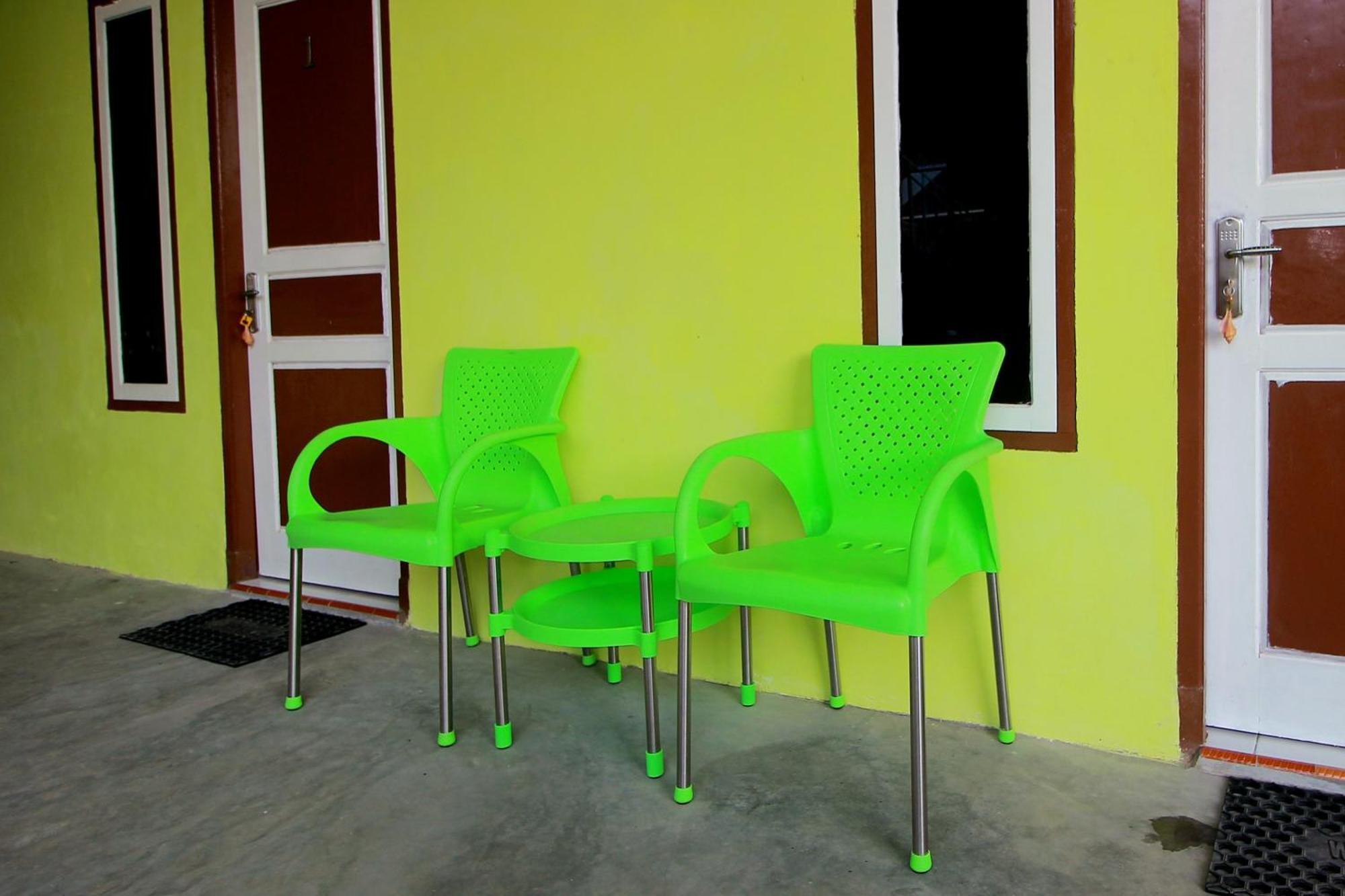 Oyo 2585 Sherren Guest House Lubuklinggau Esterno foto