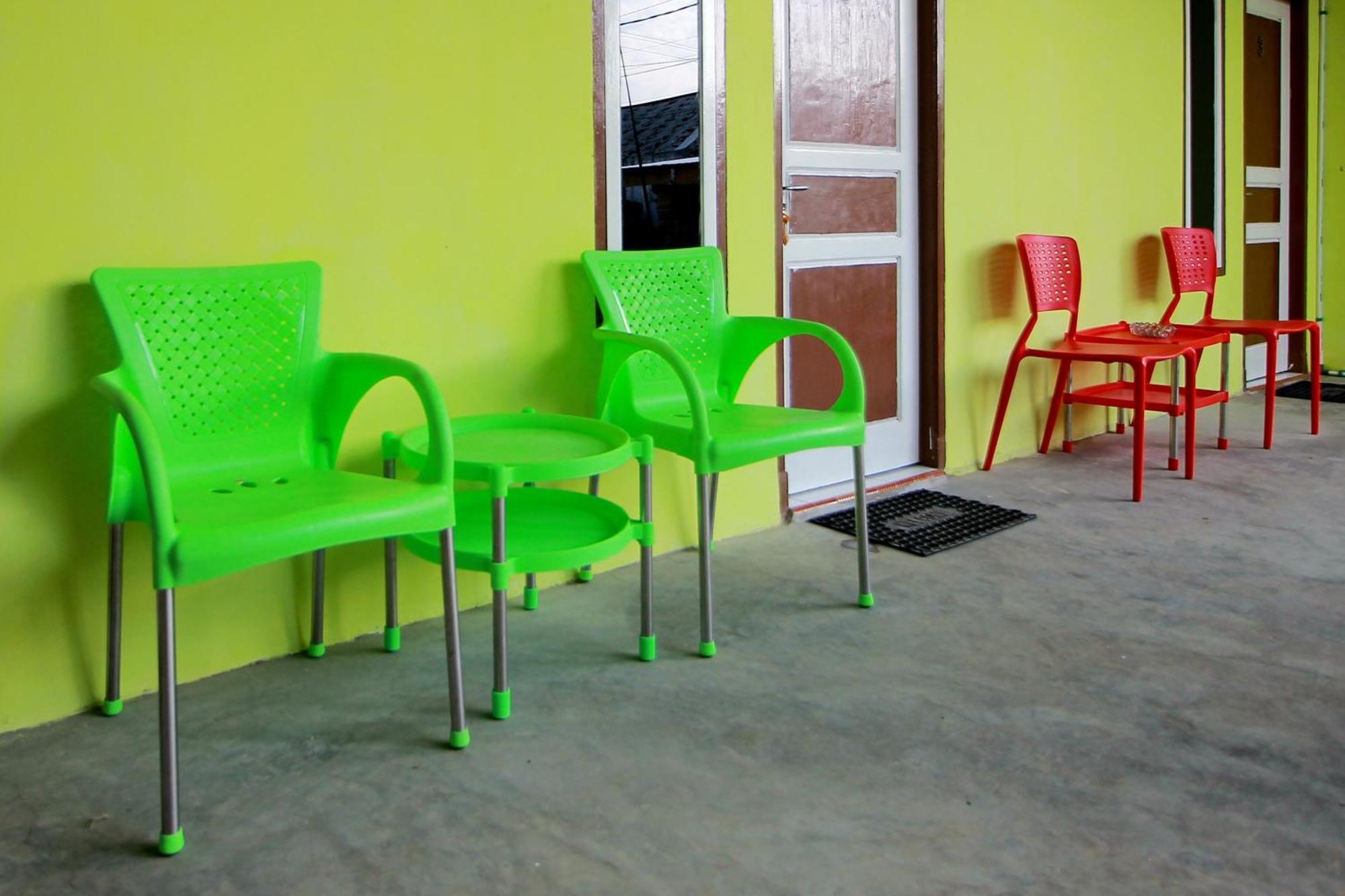 Oyo 2585 Sherren Guest House Lubuklinggau Esterno foto