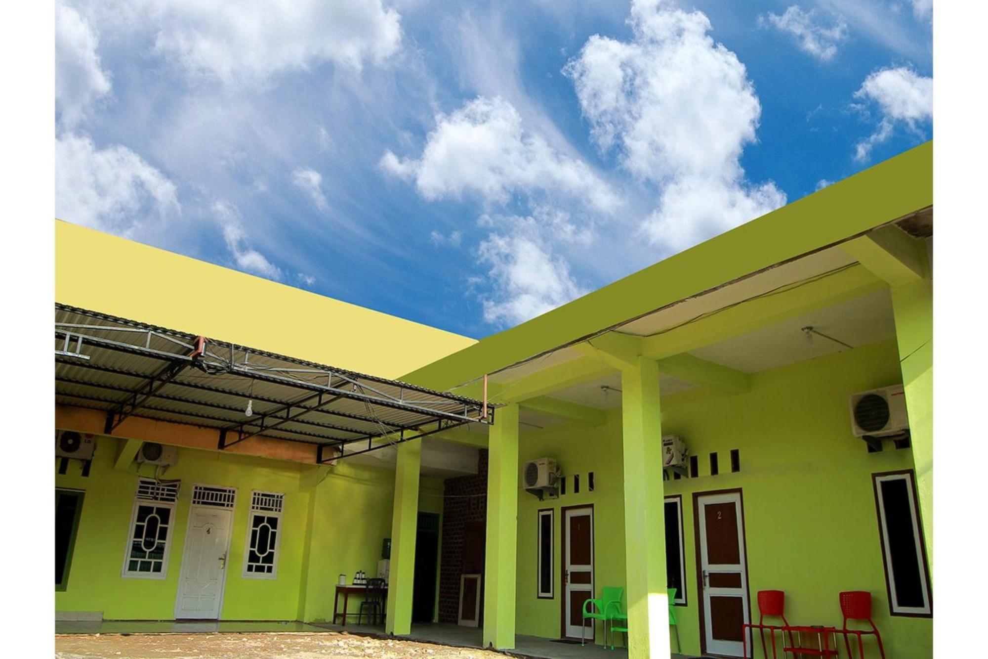 Oyo 2585 Sherren Guest House Lubuklinggau Esterno foto